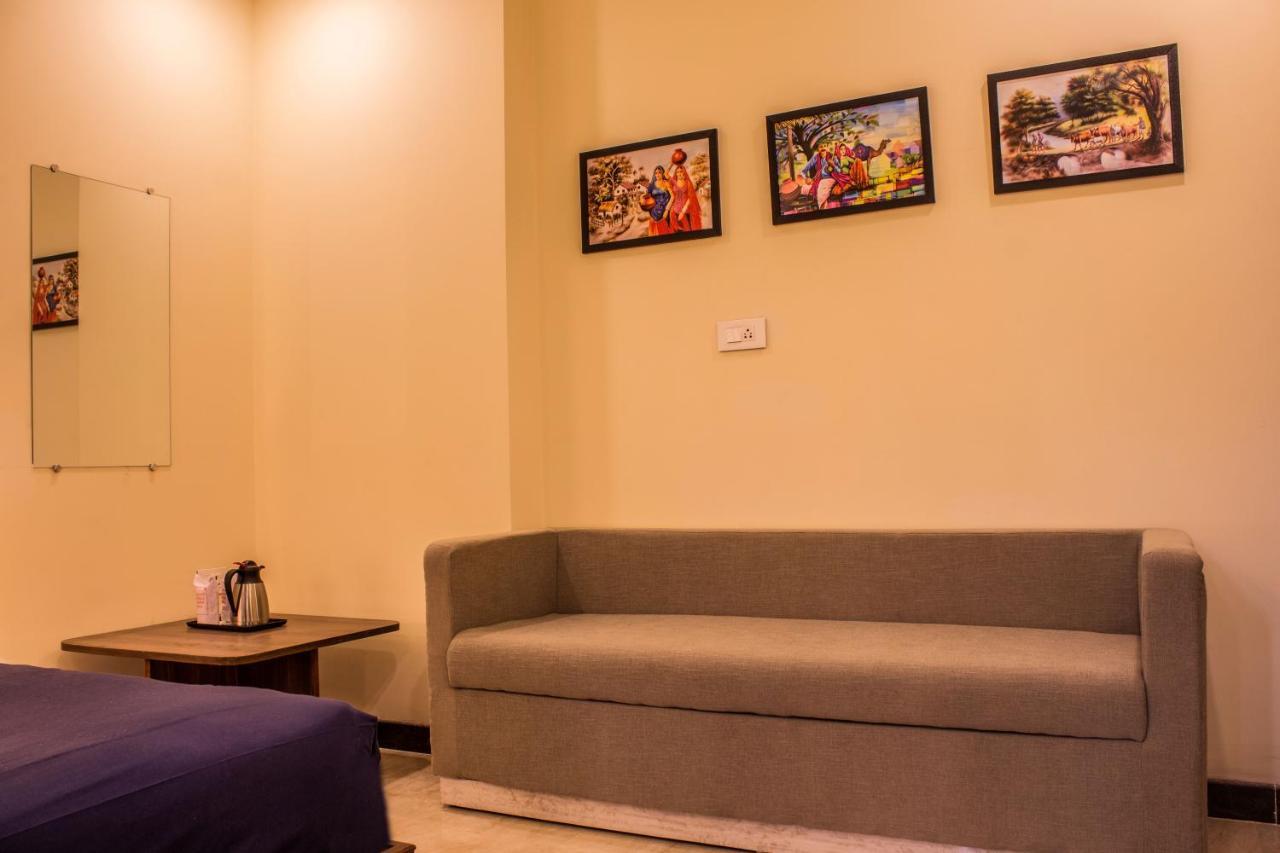 Hôtel Lav Kush International à Bénarès Extérieur photo