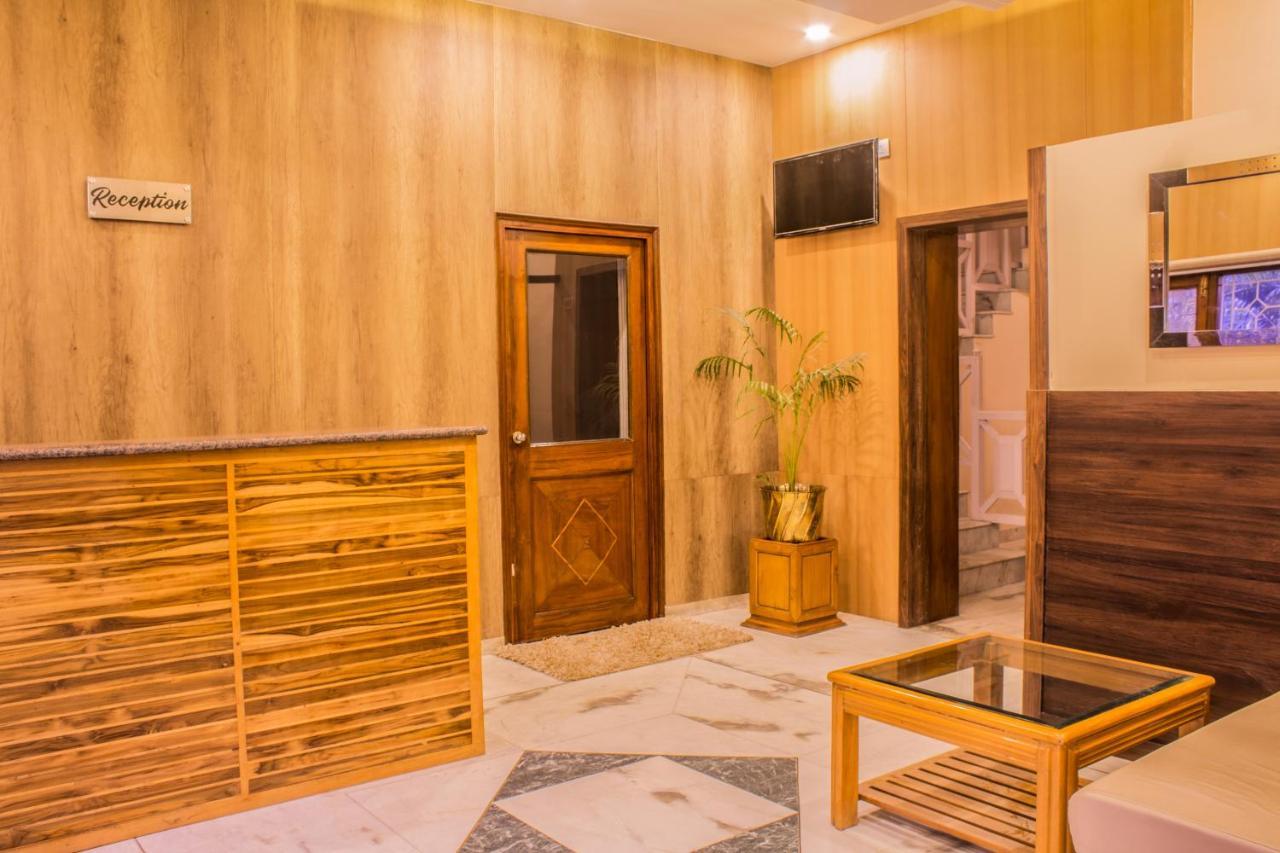 Hôtel Lav Kush International à Bénarès Extérieur photo
