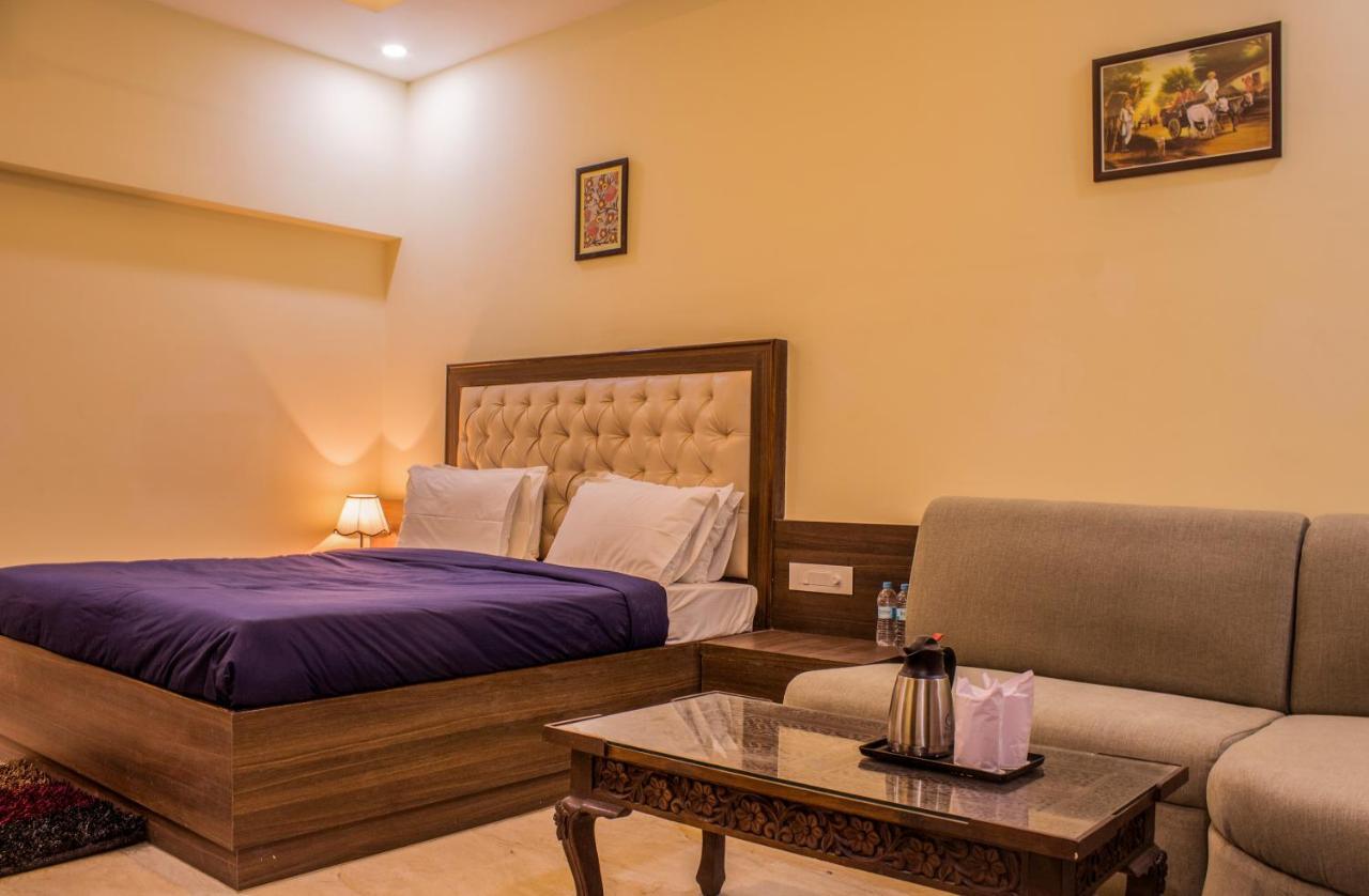 Hôtel Lav Kush International à Bénarès Extérieur photo