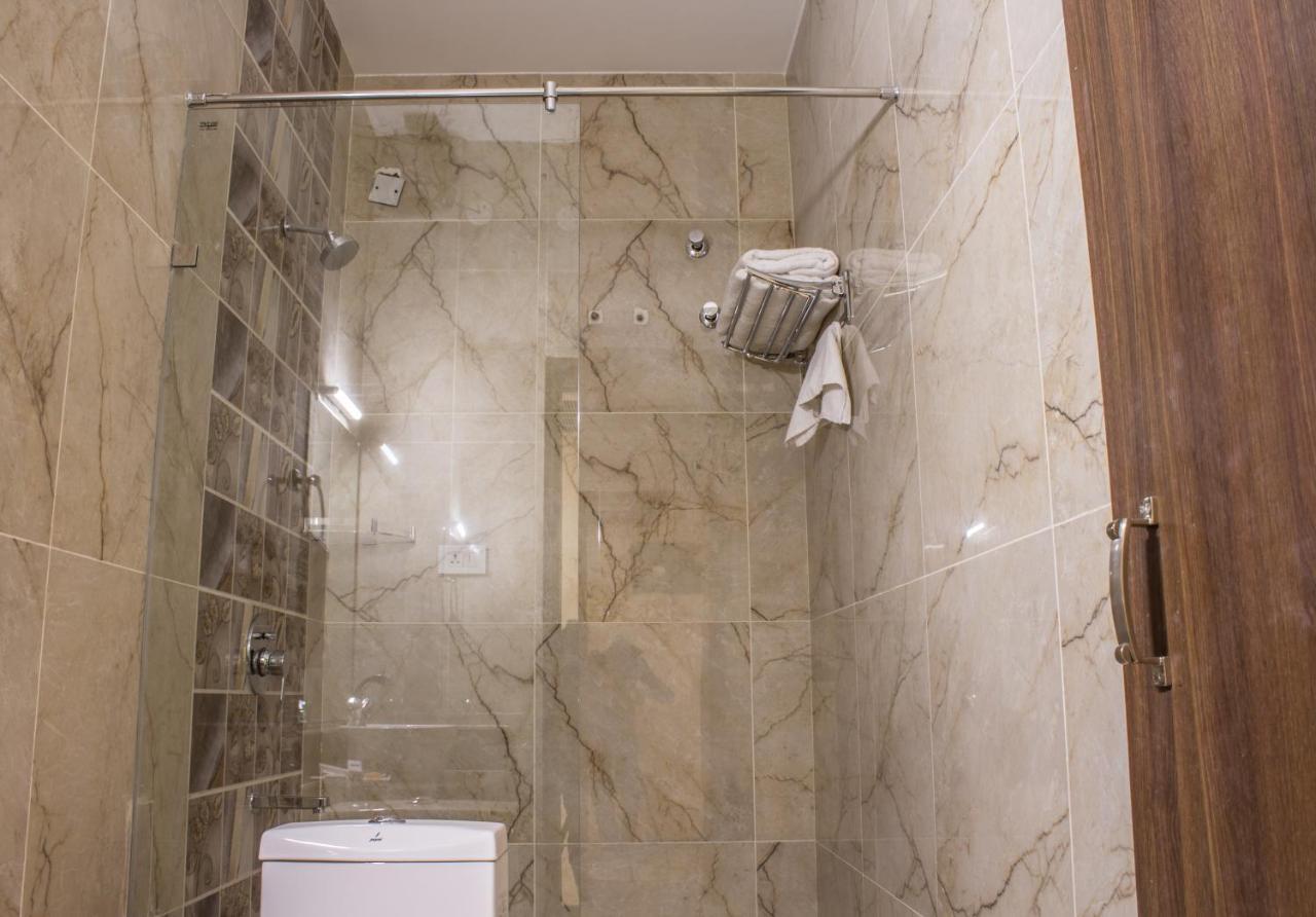Hôtel Lav Kush International à Bénarès Extérieur photo