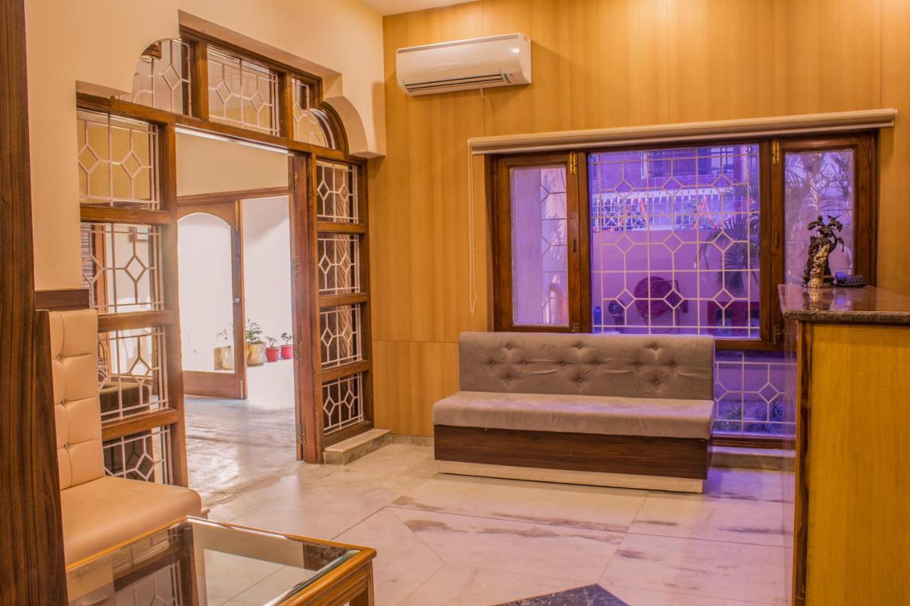 Hôtel Lav Kush International à Bénarès Extérieur photo