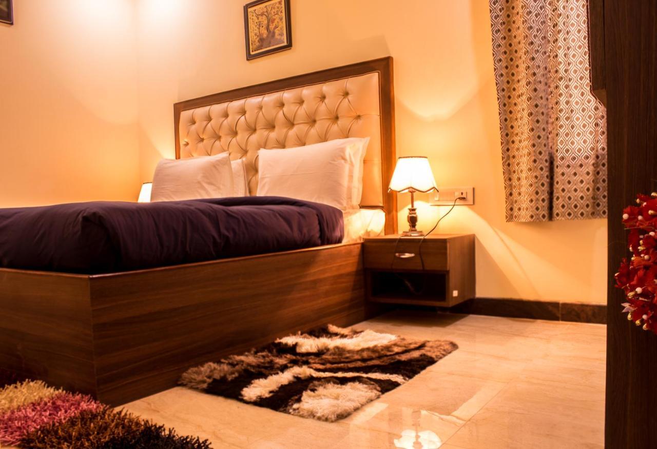 Hôtel Lav Kush International à Bénarès Extérieur photo