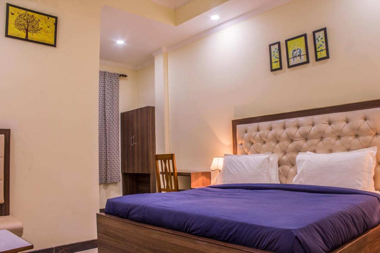 Hôtel Lav Kush International à Bénarès Extérieur photo
